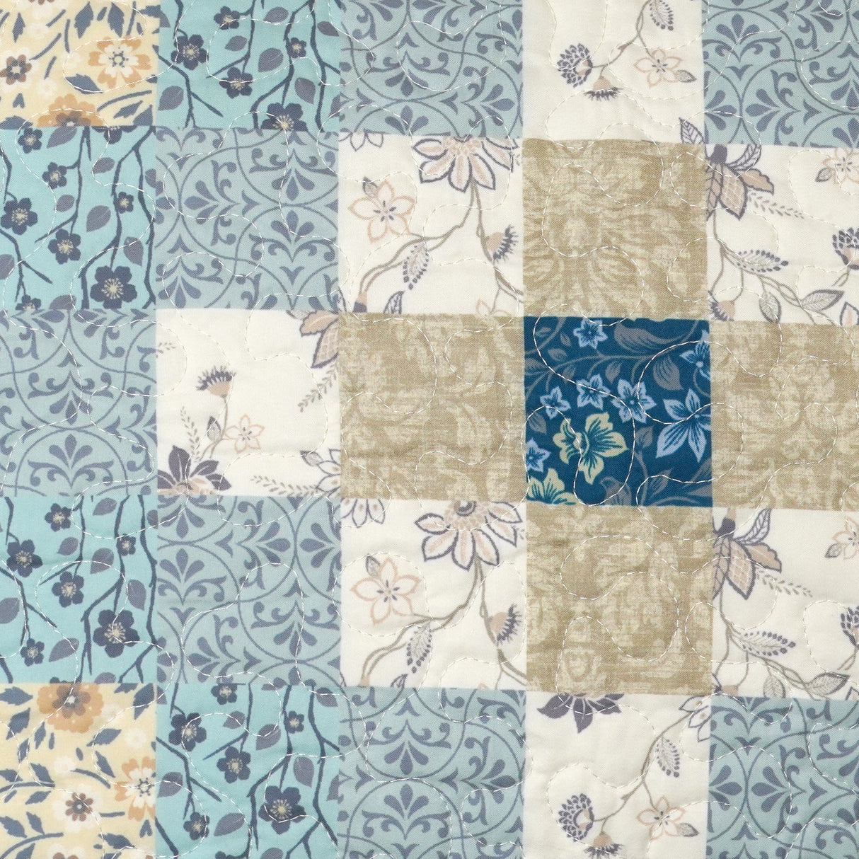 Donna Sharp Blue Diamond Polyester Quilt Collection