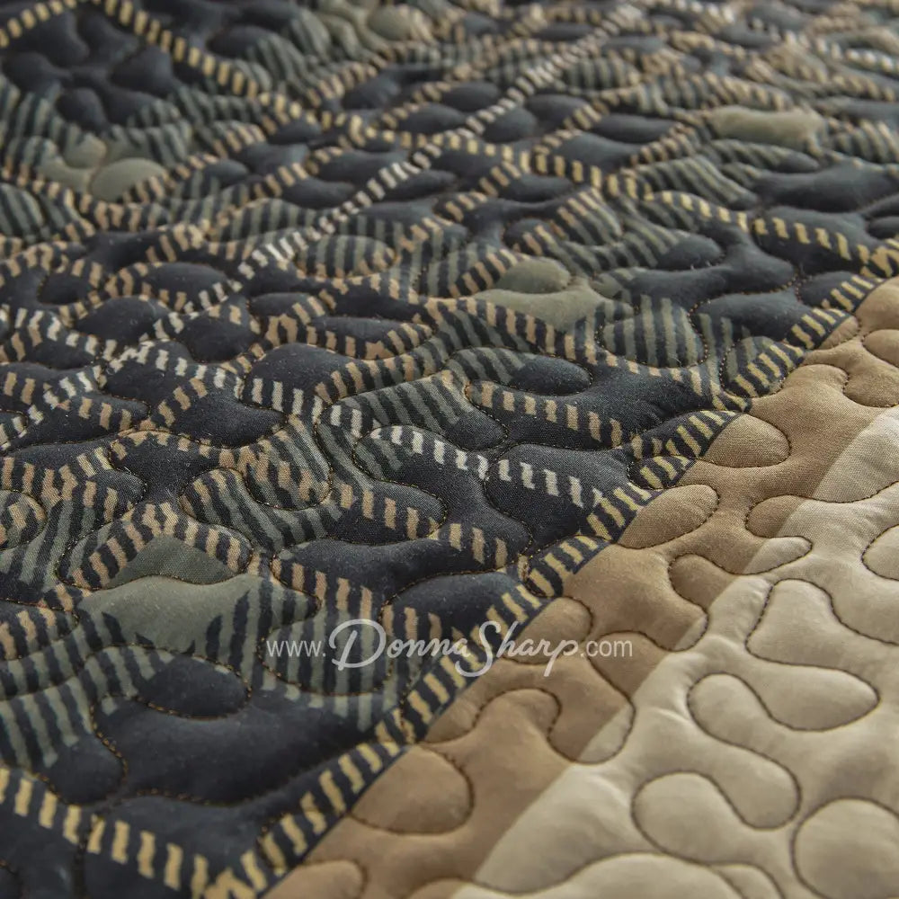 Donna Sharp Bear Walk Plaid Ultra Comfort Bedding closeup view of quilt reveals intricate stitching