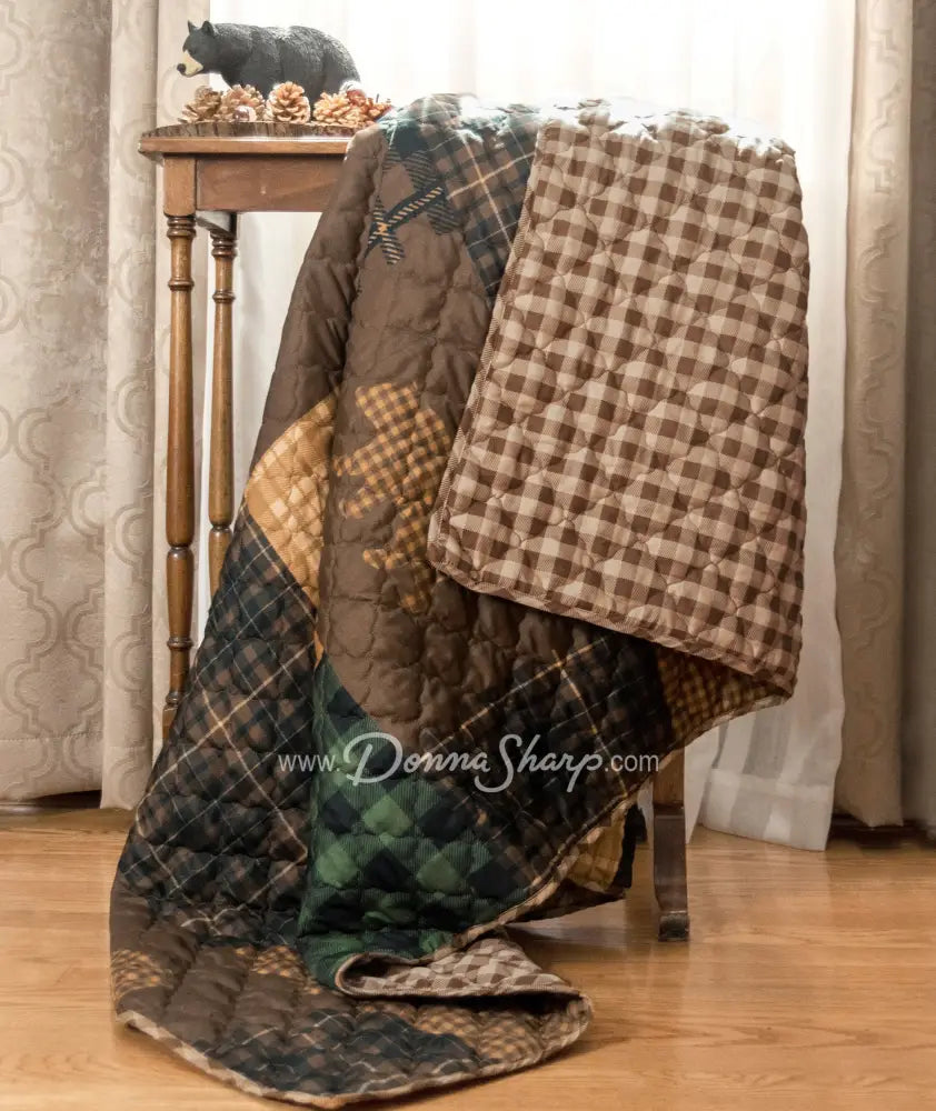 Your Lifestyle Brown Bear Cabin Quilted Bedding Set