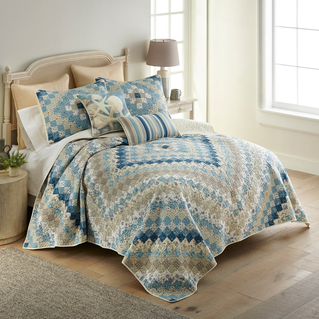 Donna Sharp Blue Diamond Polyester Quilt Collection
