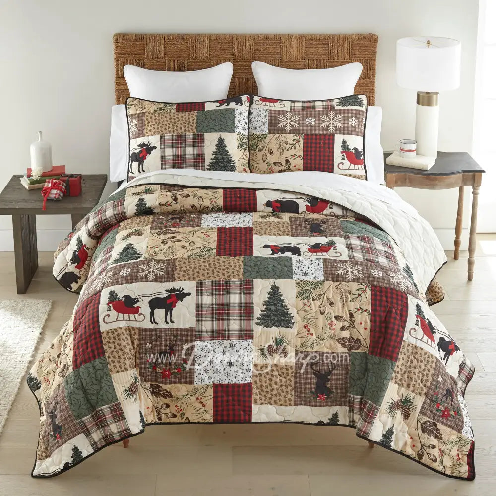 Dashing Lightweight Holiday Quilt Set Holiday
