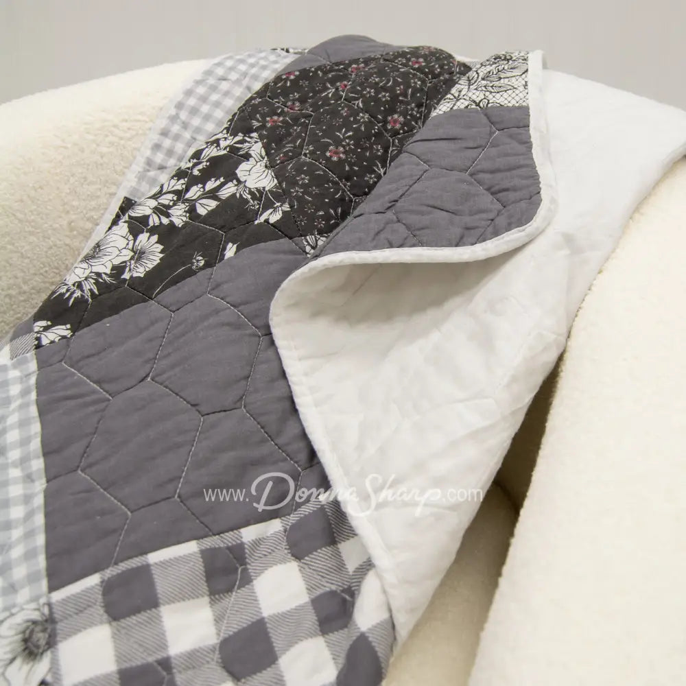 Donna Sharp Indiana Farmhouse Throw - Thumbnail 2