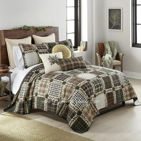 Pine Patch Quilt set angle view
