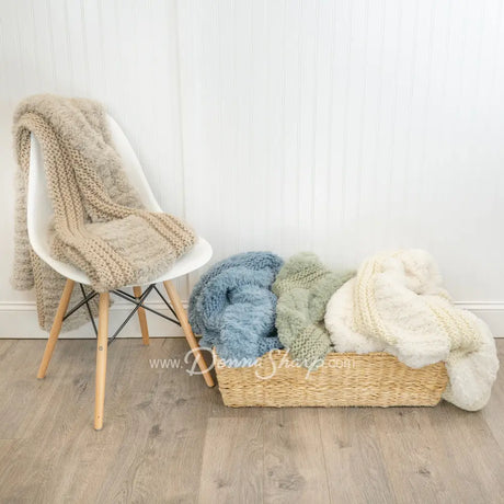 Donna Sharp Plush Knit Throws Bedding