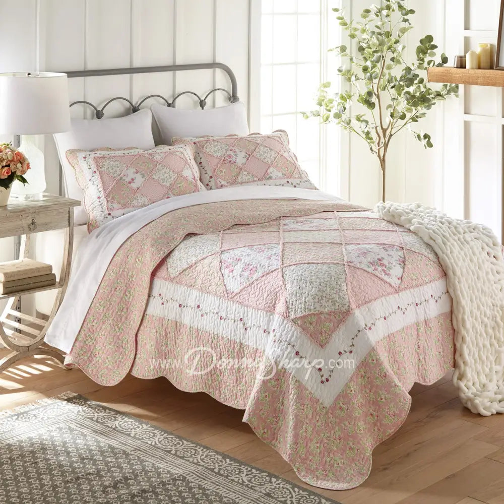 Donna Sharp Strawberry Garden 3Pc Cotton Quilt Set Bedding